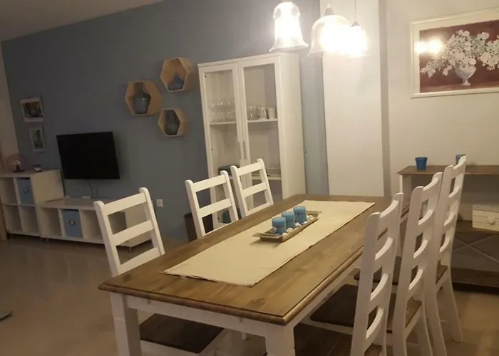 Apart.con Piscina Vistasol Апартаменти *